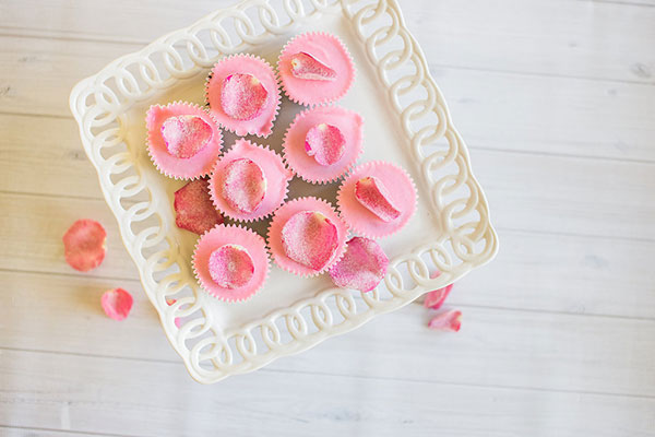 Edible Obsession: Sugared Rose Petal Cupcake Toppers