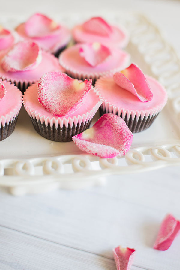 Edible Obsession: Sugared Rose Petal Cupcake Toppers