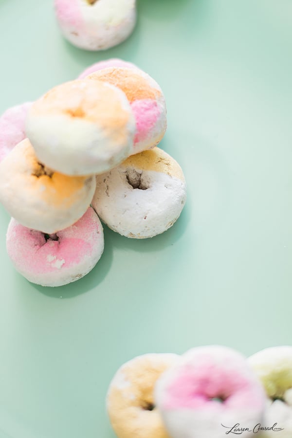 Edible Obsession: Spray Paint Powdered Sugar Donuts