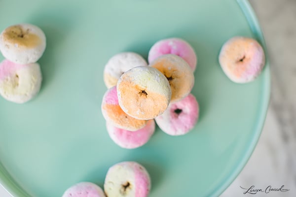 Edible Obsession: Spray Paint Powdered Sugar Donuts