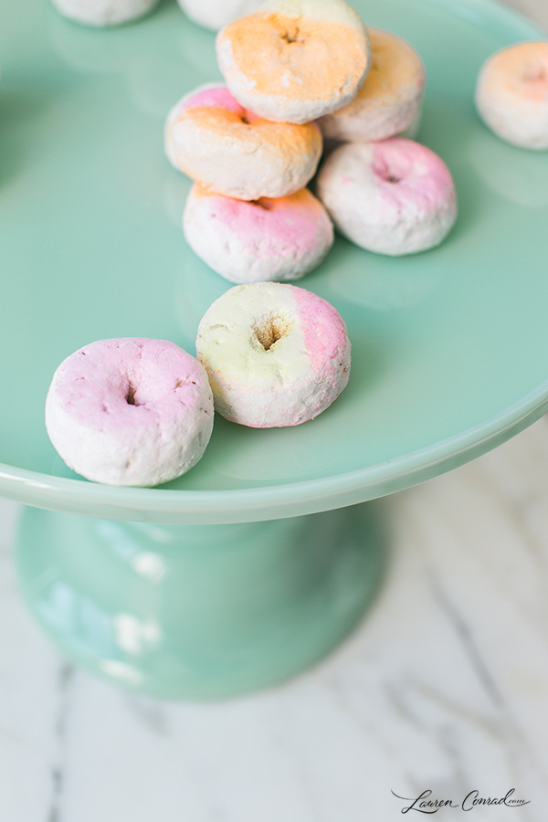 Edible Obsession: Spray Paint Powdered Sugar Donuts