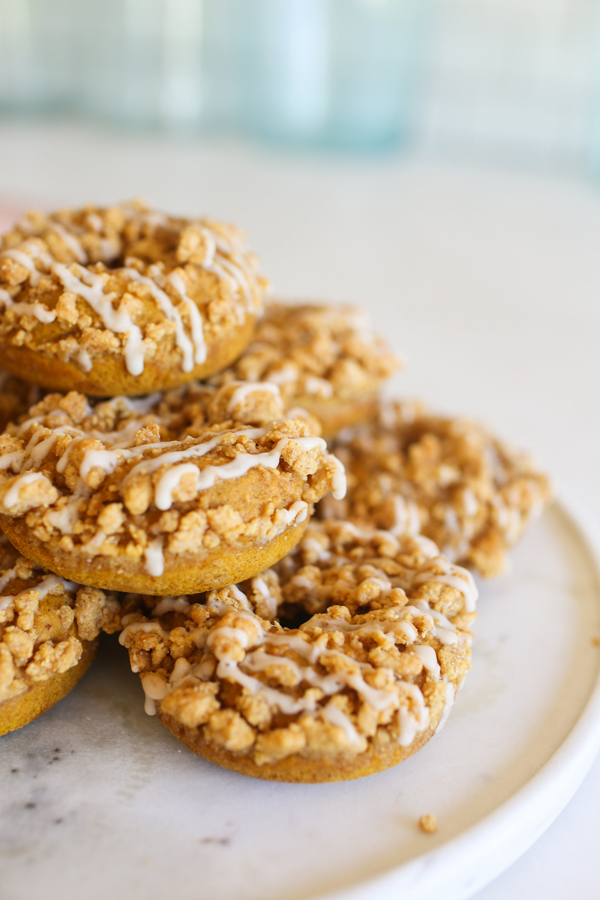 Baked Pumpkin Crumble Donuts