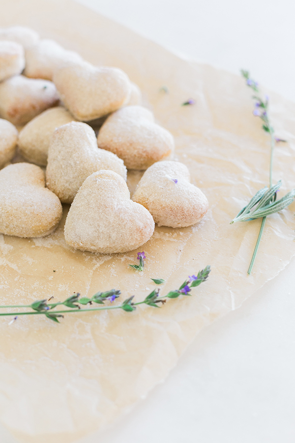 These baked cinnamon sugar donuts are perfect for Valentine's Day!