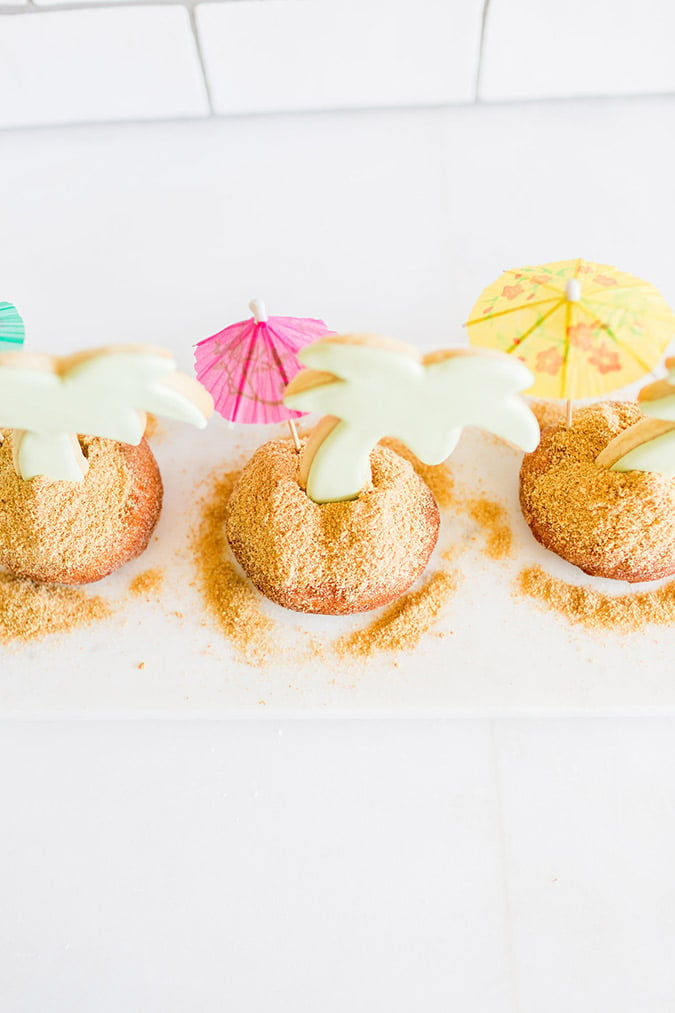 the cutest palm tree beachy donuts for summer