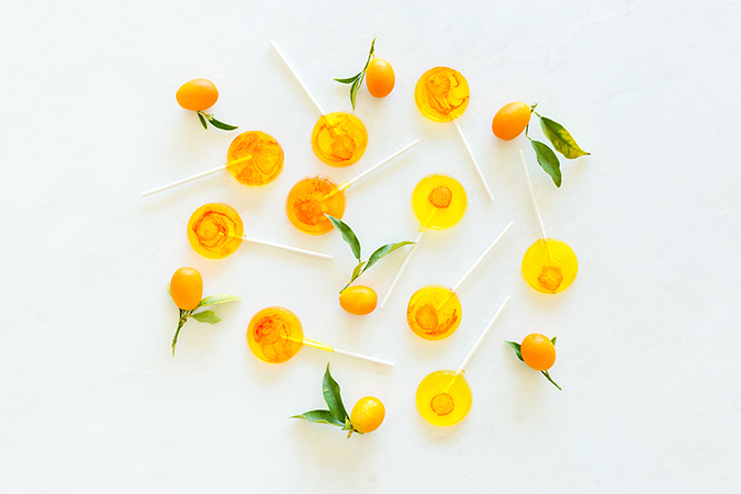 Get the recipe for these summery lollipops on the blog