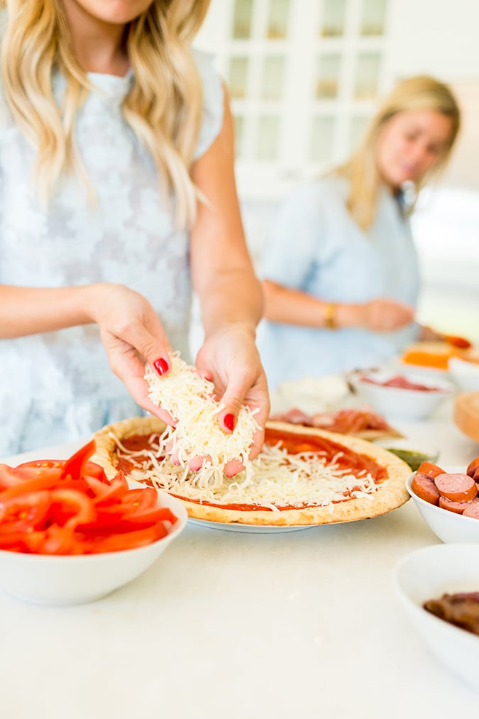 Learn how to throw the perfect pizza party with friends