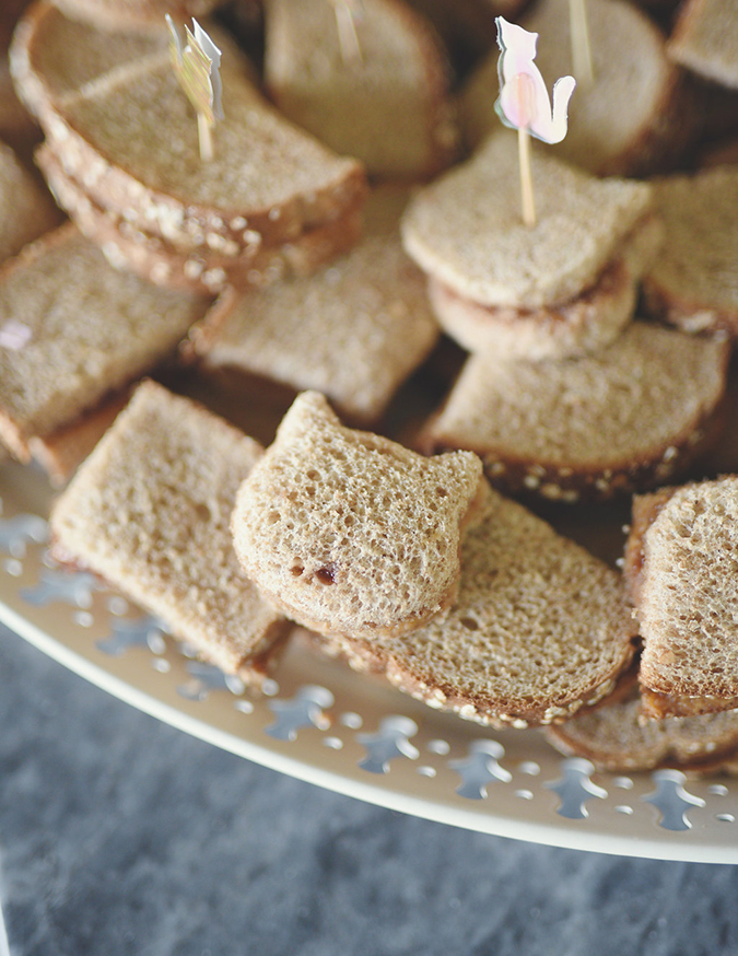 Cat-cut finger sandwiches