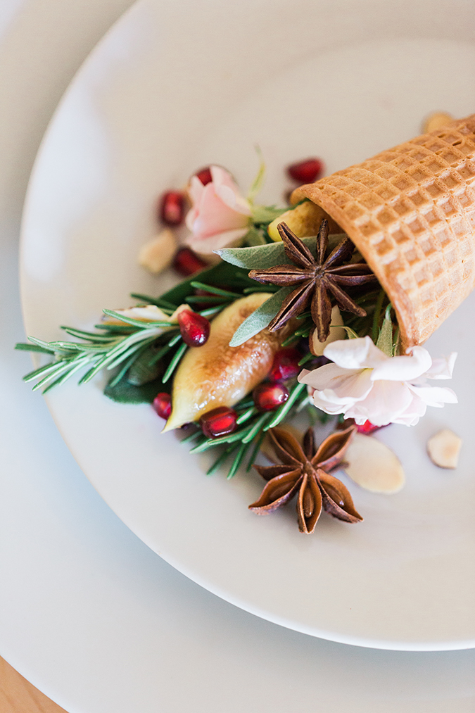 Ice cream cone cornucopia place settings