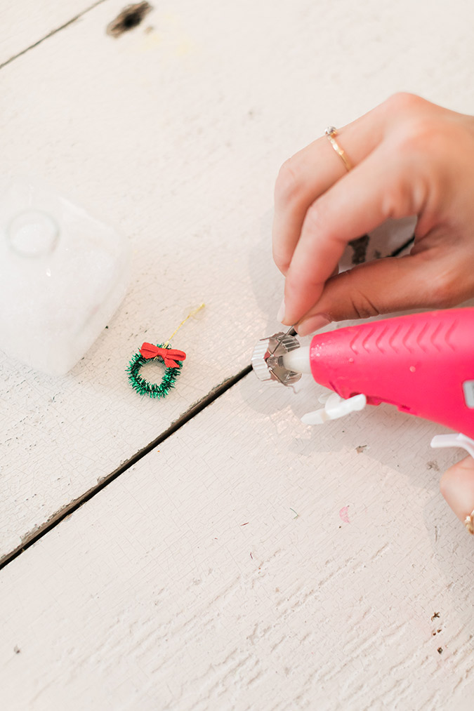 How to make snow globe ornaments