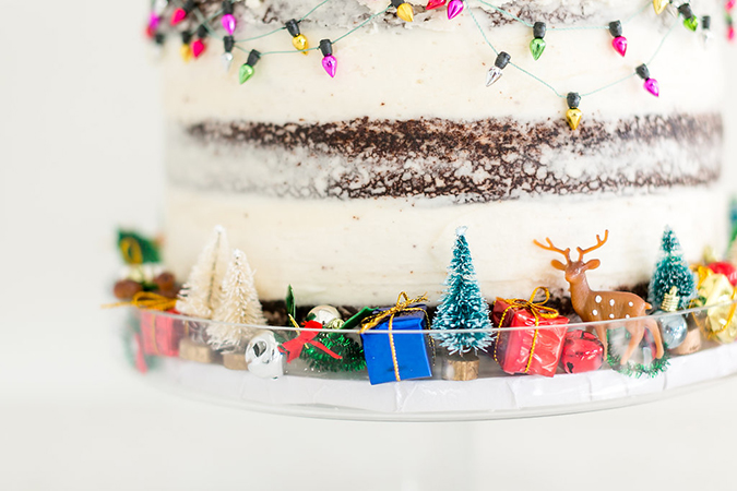 Holiday cakes with the cutest and most festive details