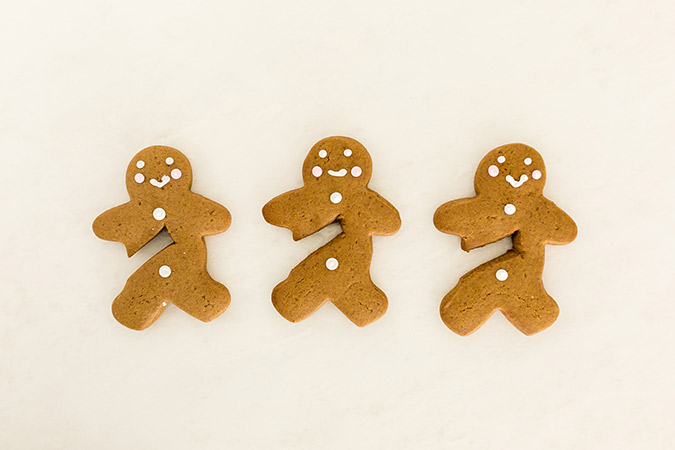 Gingerbread men for your hot cocoa mug