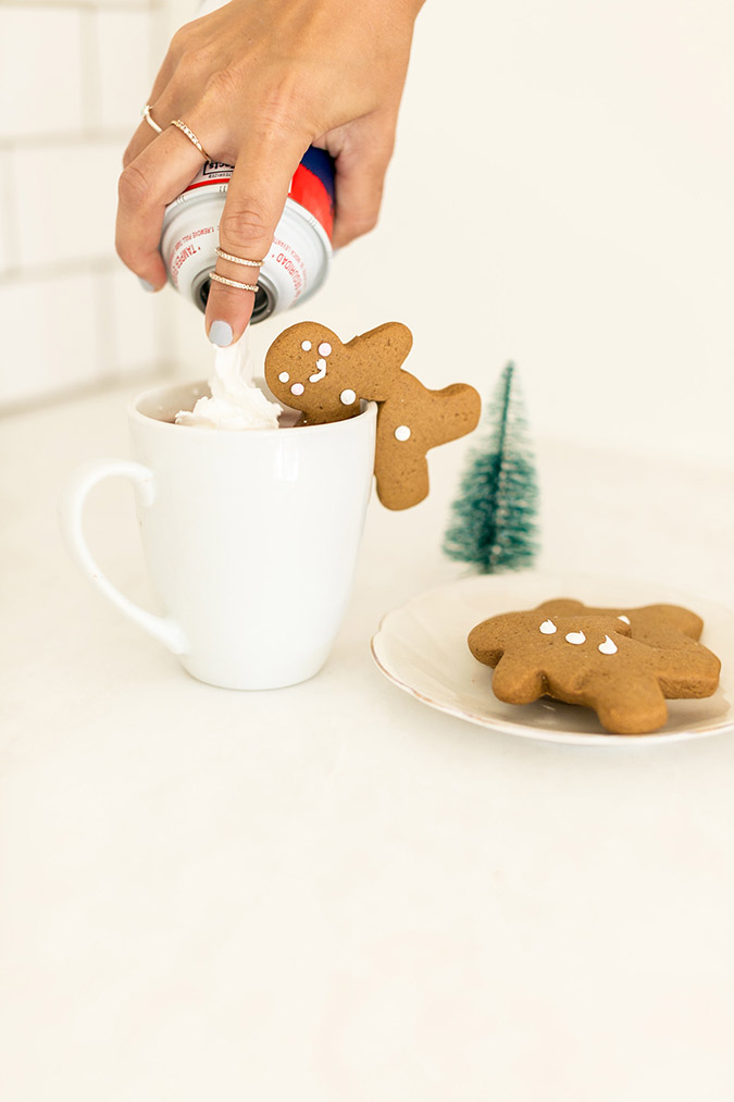 Recipe for the cutest gingerbread mug toppers for the holidays