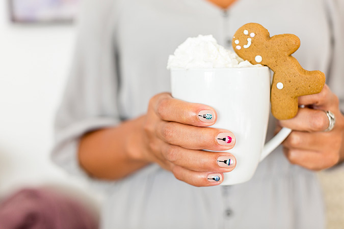 the sweetest holiday mani