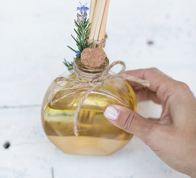 DIY Gift Guide: How to Make Your Own Scent Diffuser