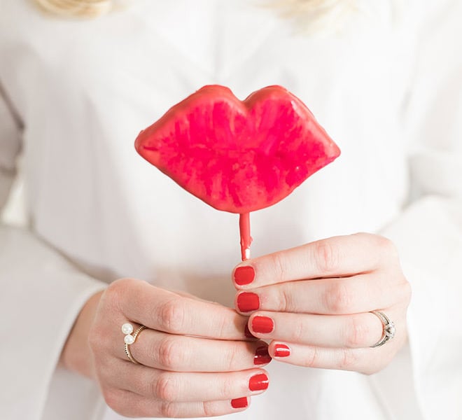 Edible Obsession: Valentine’s Day Kissable Lip and Heart Cake Pops