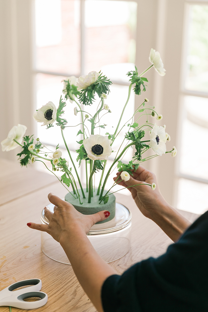 how to arrange your own flowers at home