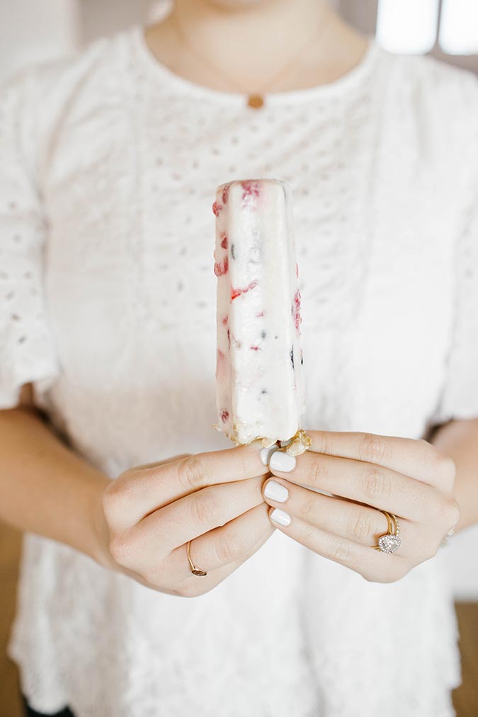 Delicious breakfast parfait popsicles