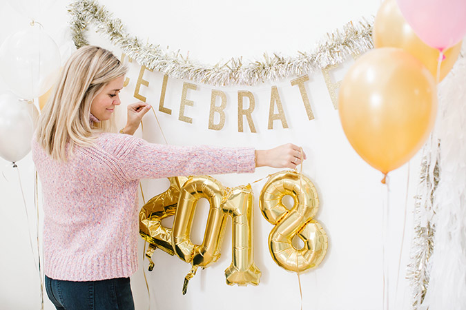 how to make an NYE backdrop