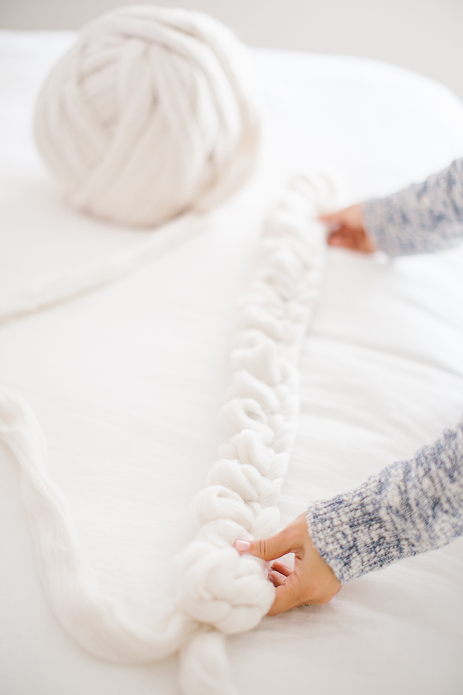 hand-knitted throw blanket tutorial via LaurenConrad.com