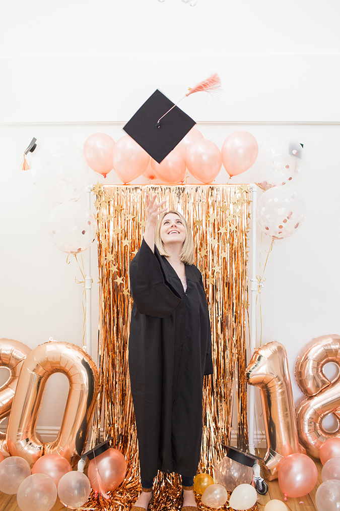 DIY graduation photo backdrop via laurenconrad.com