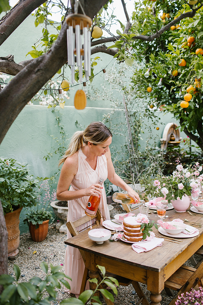 pretty pink rosé tasting picnic via laurenconrad.com