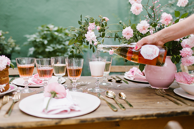 pretty pink rosé tasting picnic via laurenconrad.com