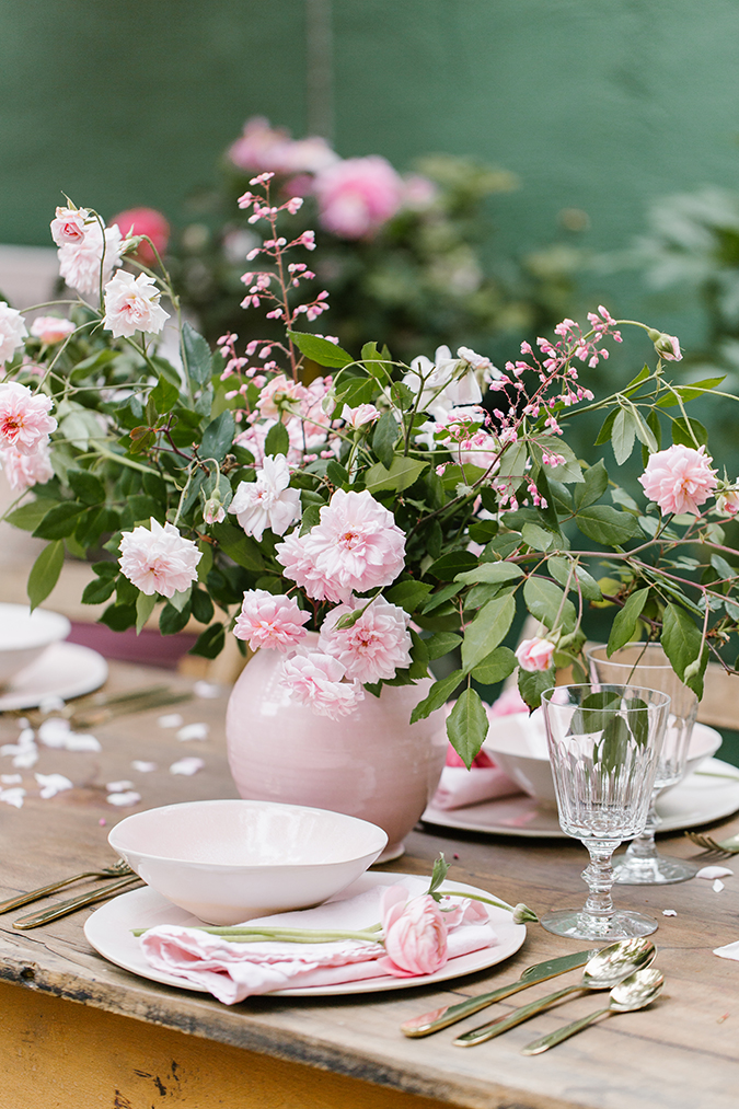 pretty pink rosé tasting picnic via laurenconrad.com