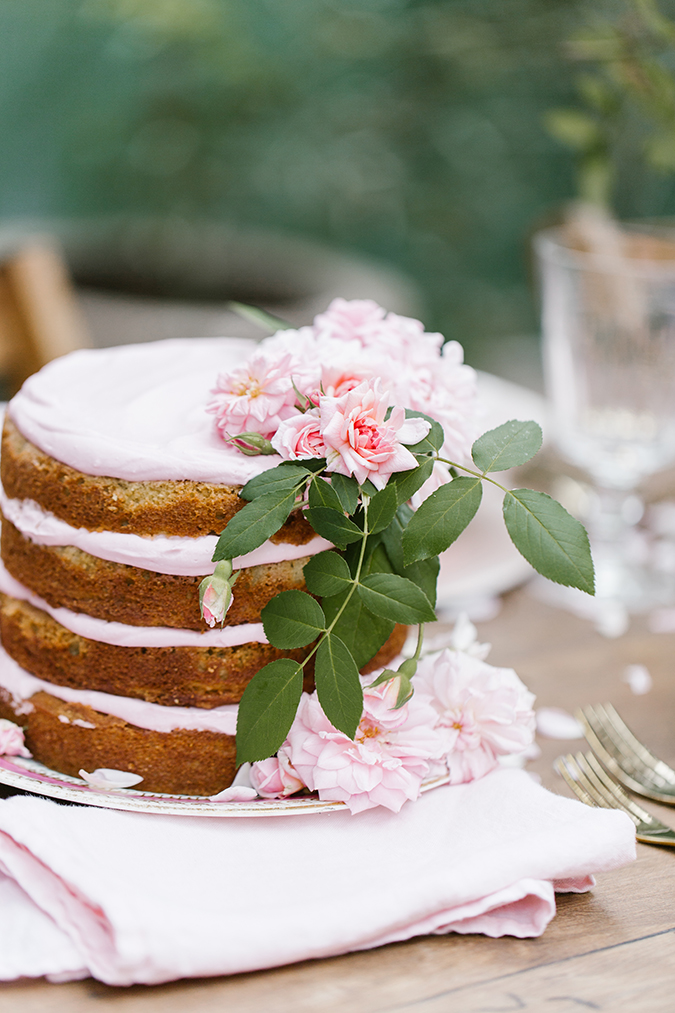 pretty pink rosé tasting picnic via laurenconrad.com