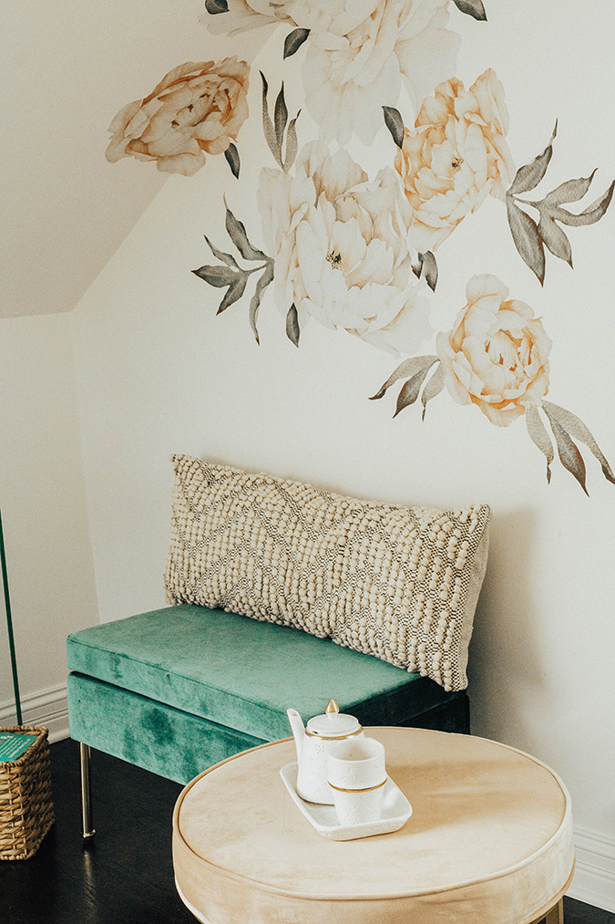 creative bungalow studio tour via laurenconrad.com