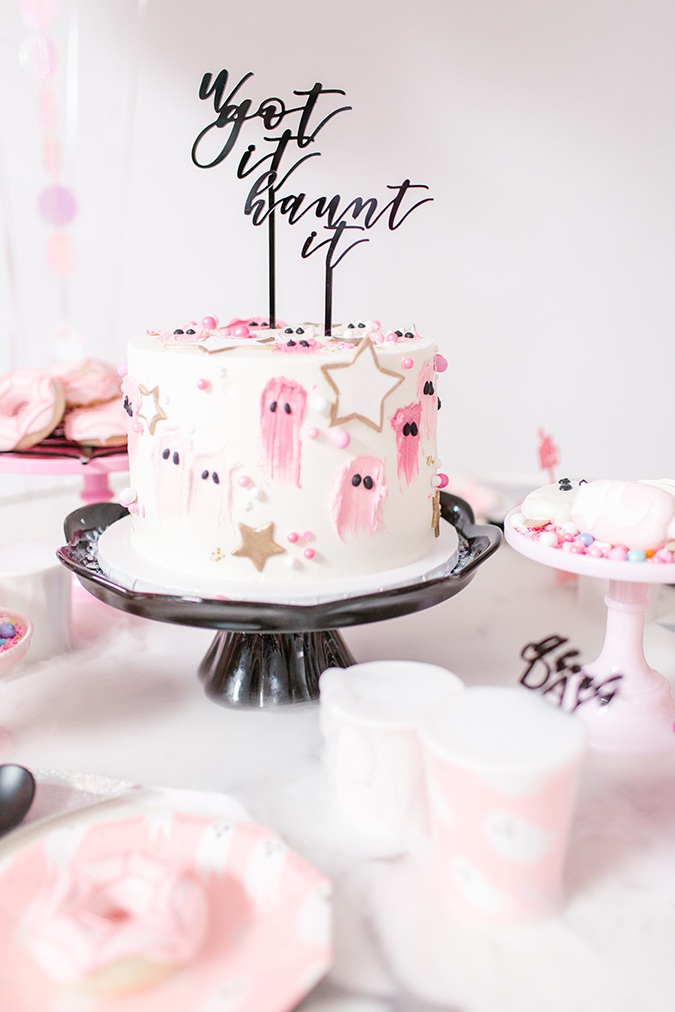 Brushstroke Ghost Halloween Cake