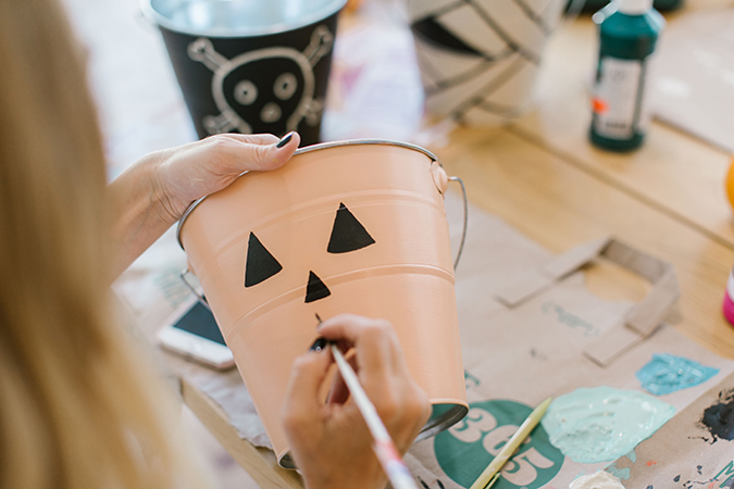 DIY trick or treat pails via laurenconrad.com