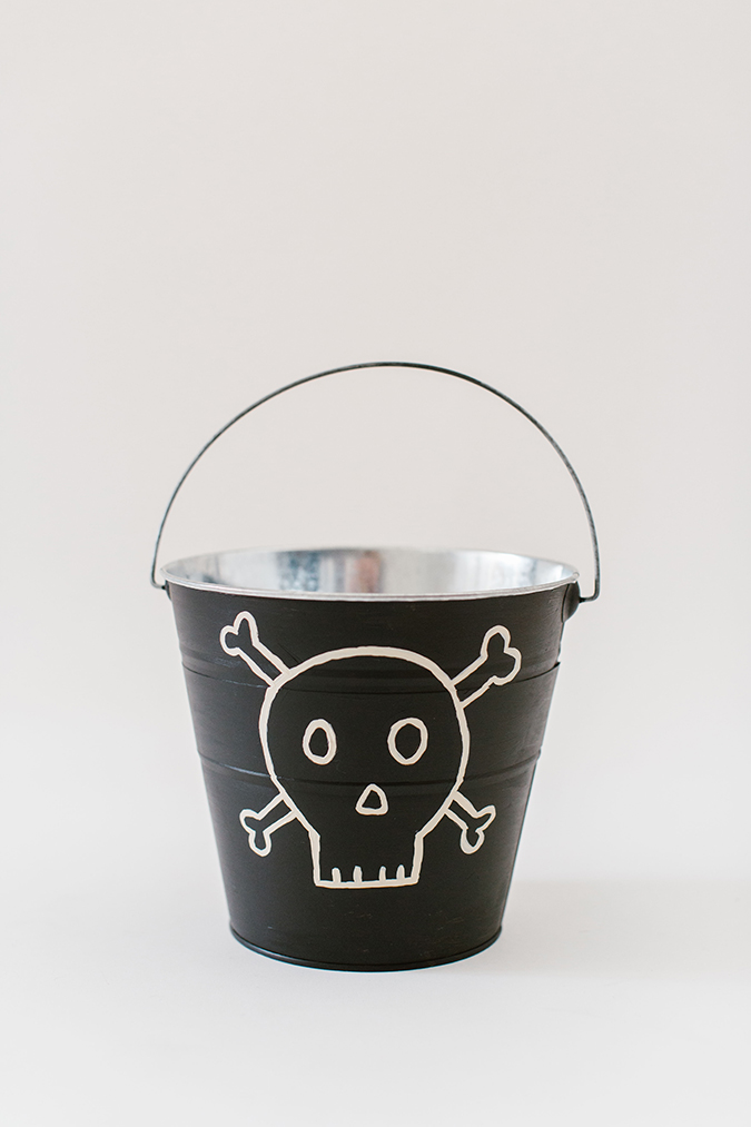 DIY trick or treat pails via laurenconrad.com