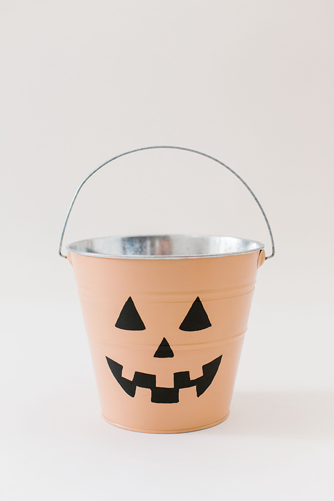 DIY trick or treat pails via laurenconrad.com