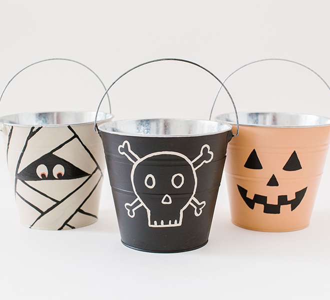 Hocus Pocus: DIY Trick-or-Treat Pails