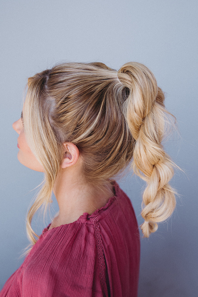 How to Do a Top Knot in Less Than a Minute - Stylish Life for Moms