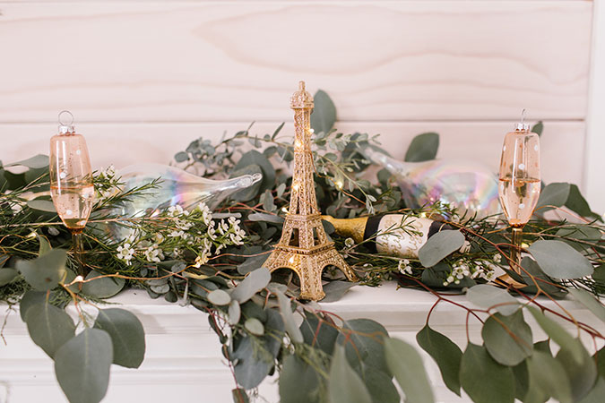 3 ways to style your holiday mantel via laurenconrad.com