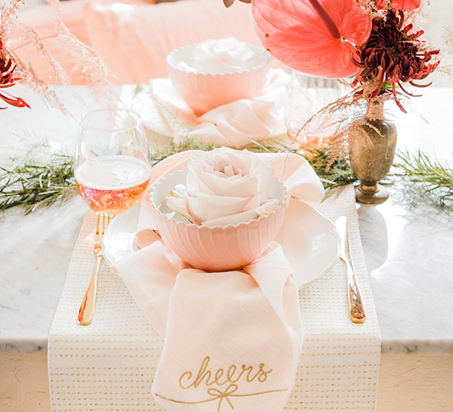 Party Planning: A Pretty Pastel Holiday Tablescape