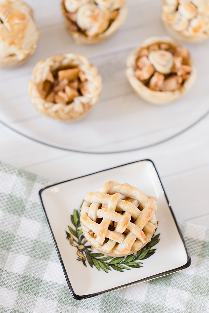 mini apple pear pies via laurenconrad.com