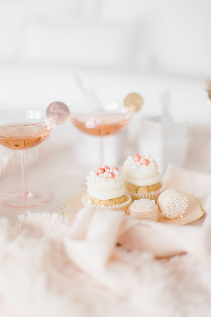 champagne flavored desserts for NYE via laurenconrad.com