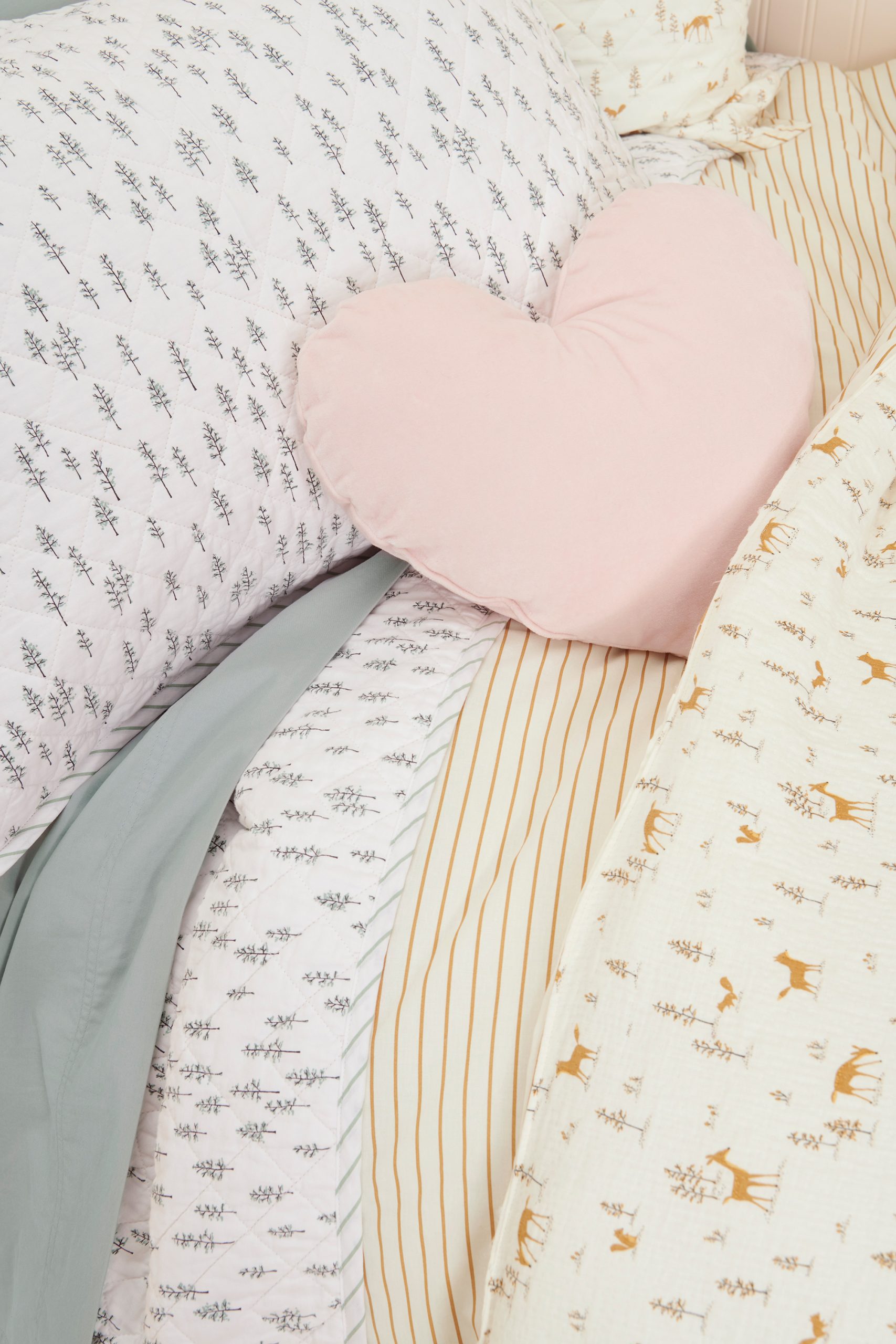 LC Lauren Conrad Meadow Bedding Collection