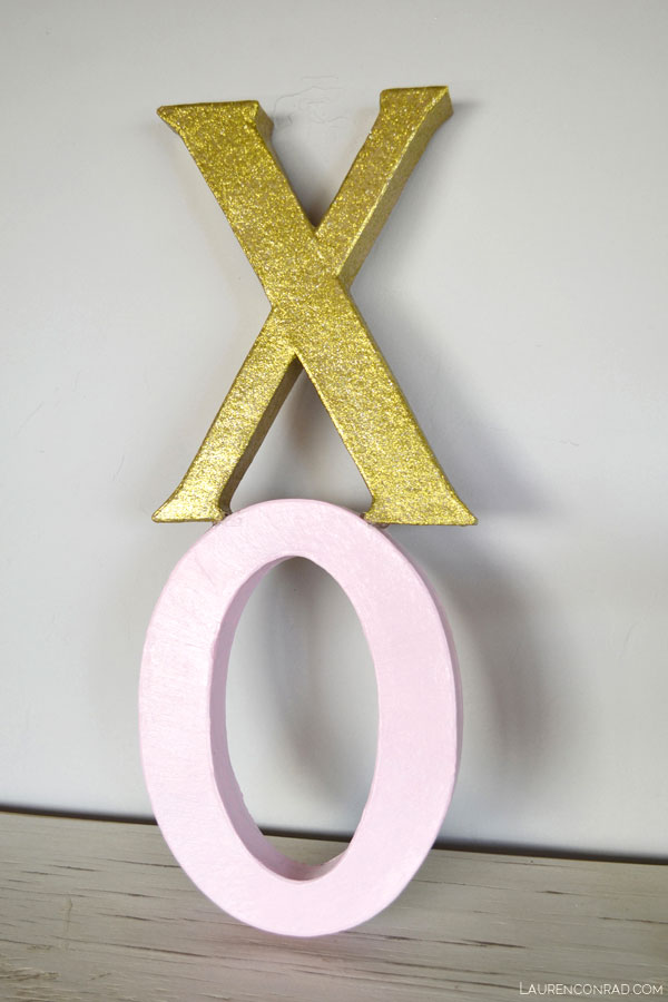 Cupid’s Corner: DIY XO Door Hanger Cupid’s Corner: DIY XO Door Hanger