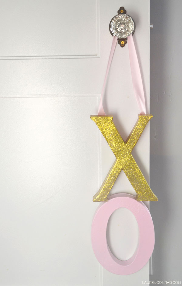 Cupid’s Corner: DIY XO Door Hanger Cupid’s Corner: DIY XO Door Hanger